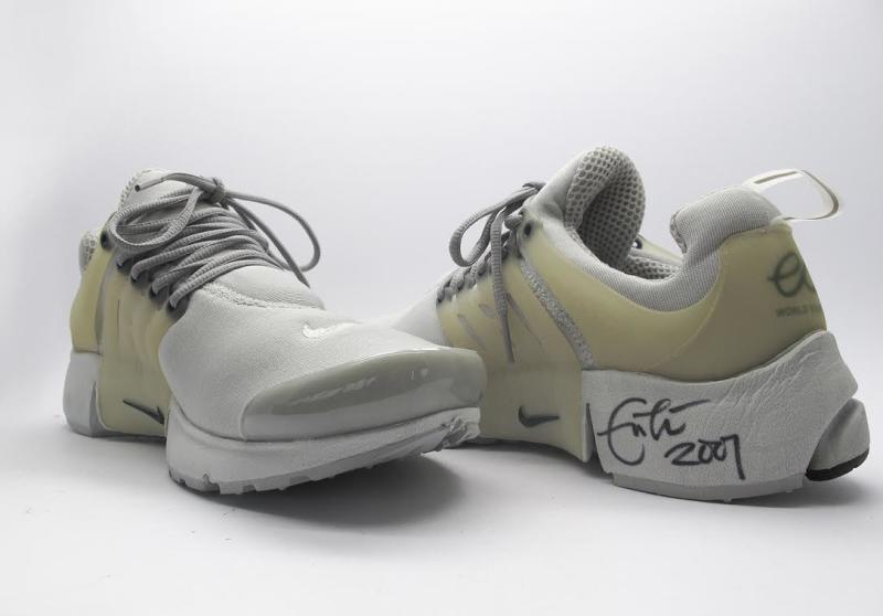 EC_2001 Nike Sneakers.jpg