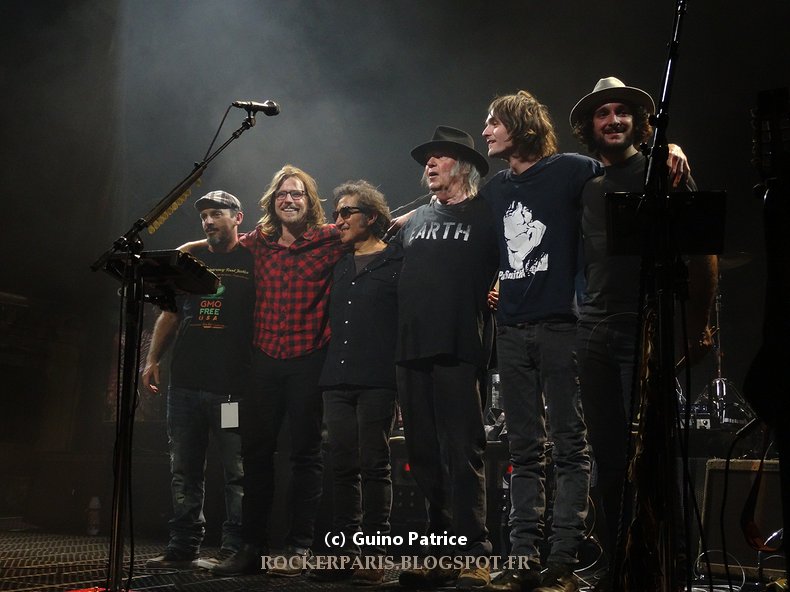 Neil+Young+%40+Th%C3%A9atre+Mogador%2C+Paris+%2C+for+Carmignac%2C+Jan+25+2016+%2826%29.jpg