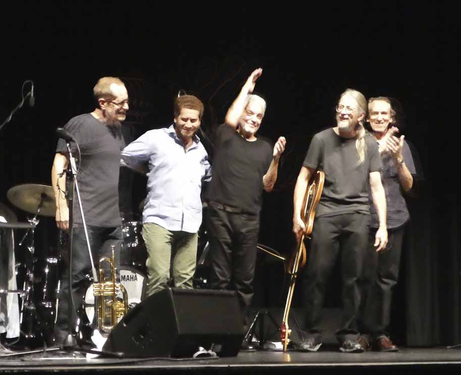 von links: Walt Fowler, Larry Goldings, Steve Gadd, Jimmy Johnson, Michael Landau